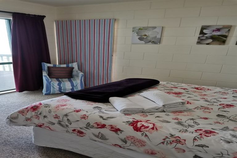 Photo of property in 193 Pukehina Parade, Pukehina, 3189