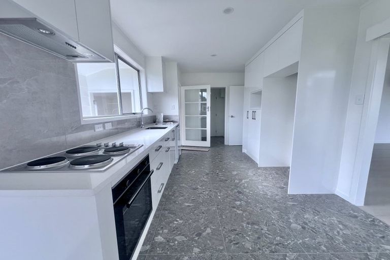 Photo of property in 6 Kenton Lane, Mangere, Auckland, 2022