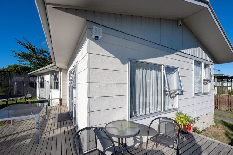 Photo of property in 18 Sequoia Crescent, Owhata, Rotorua, 3010