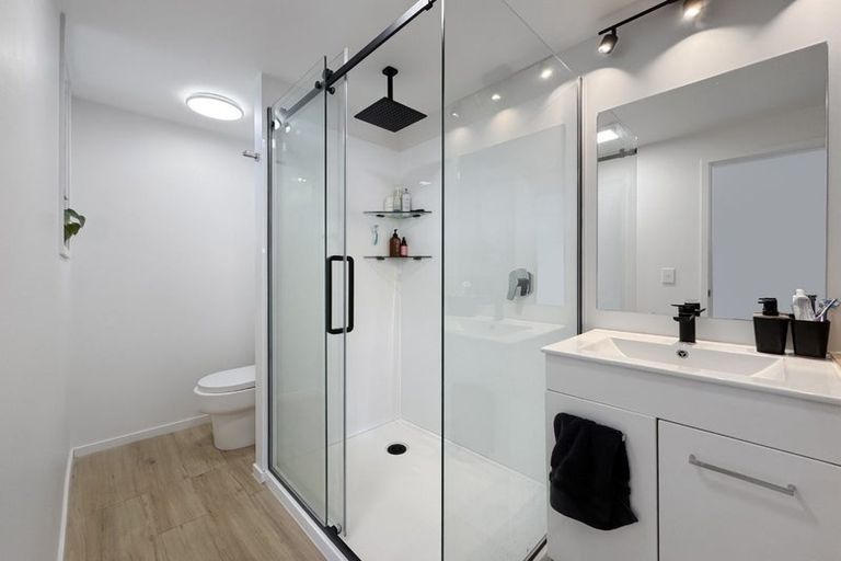 Photo of property in 6/32 Akaroa Drive, Maupuia, Wellington, 6022