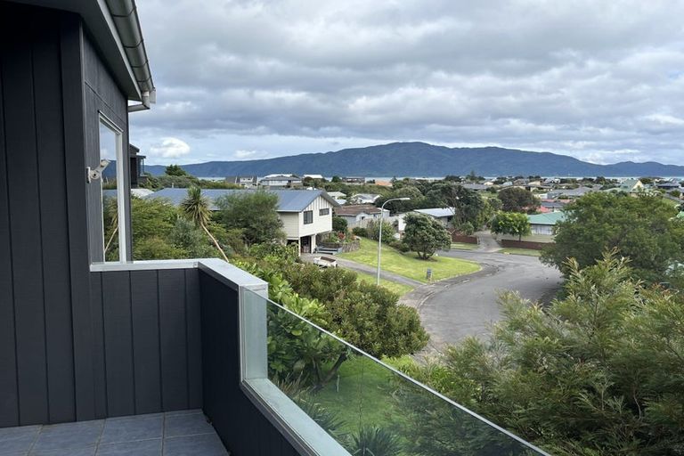 Photo of property in 8 Sunset Terrace, Waikanae Beach, Waikanae, 5036