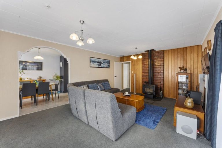 Photo of property in 30 Omaha Grove, Totara Park, Upper Hutt, 5018