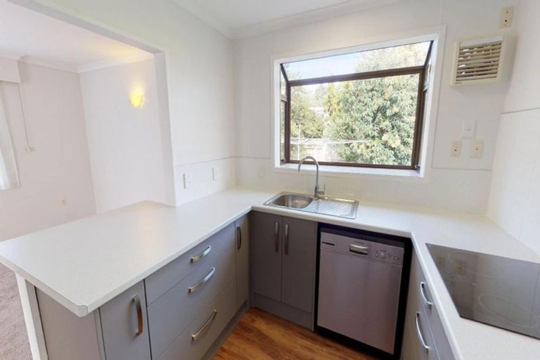 Photo of property in 7 Chilton Grove, Hokowhitu, Palmerston North, 4410