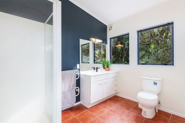 Photo of property in 30 Wood Bay Road, Titirangi, Auckland, 0604