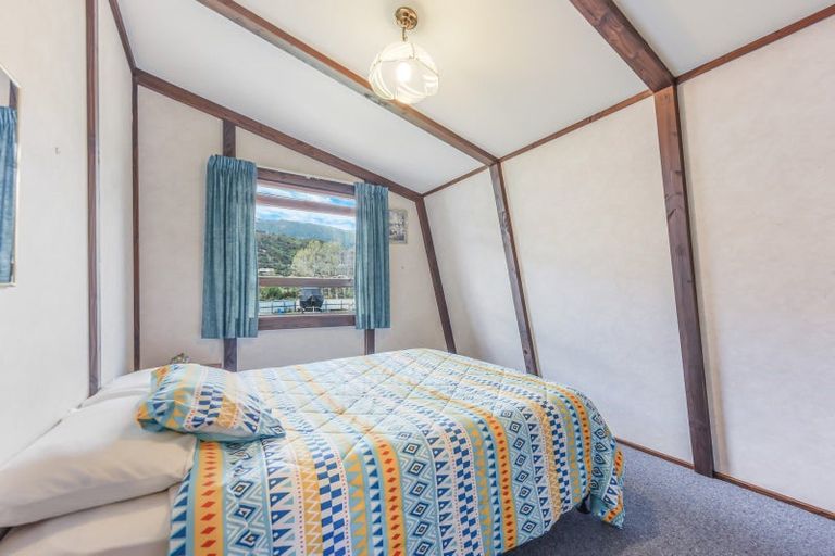 Photo of property in 4 Beach Road, Waikawa, Picton, 7220