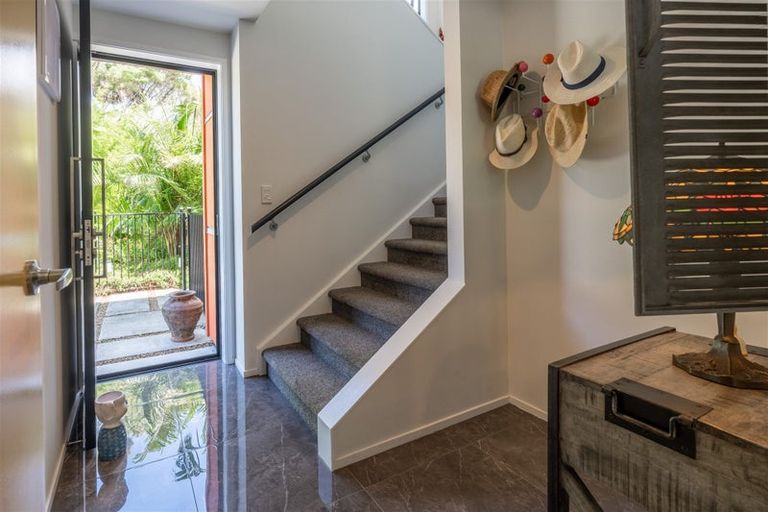 Photo of property in 33 Hihitahi Rise, Paihia, 0200