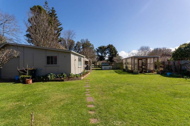 Photo of property in 69 Gladstone Street, Hawera, 4610