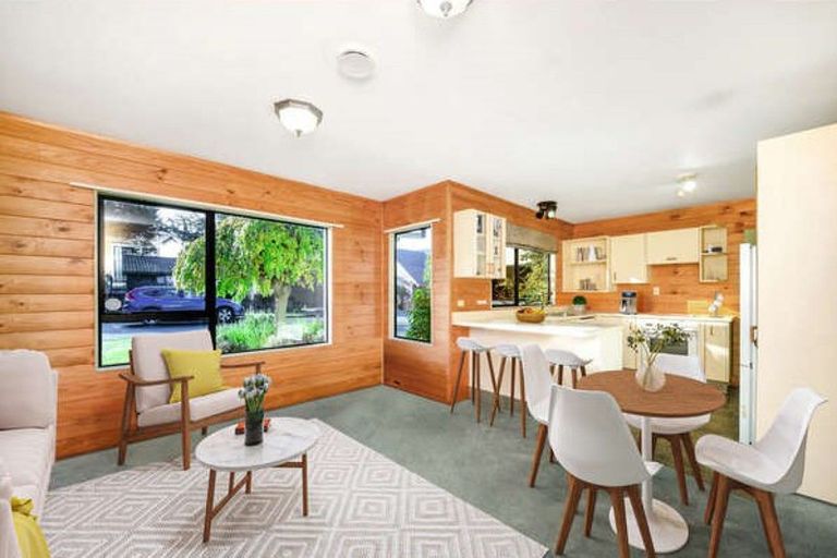 Photo of property in 5 Gregory Close, Palmerston North, 4414