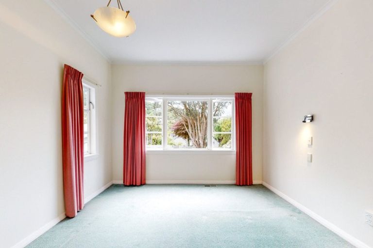 Photo of property in 6 Station Road, Khandallah, Wellington, 6035