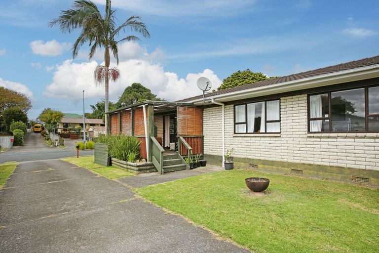 Photo of property in 30 Riverside Drive, Waiuku, 2123