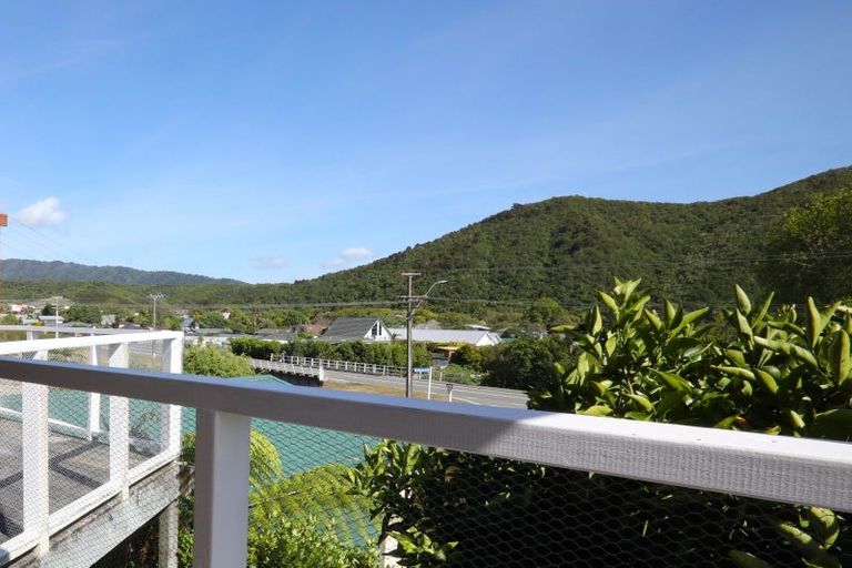 Photo of property in 246 Waikawa Road, Waikawa, Picton, 7220