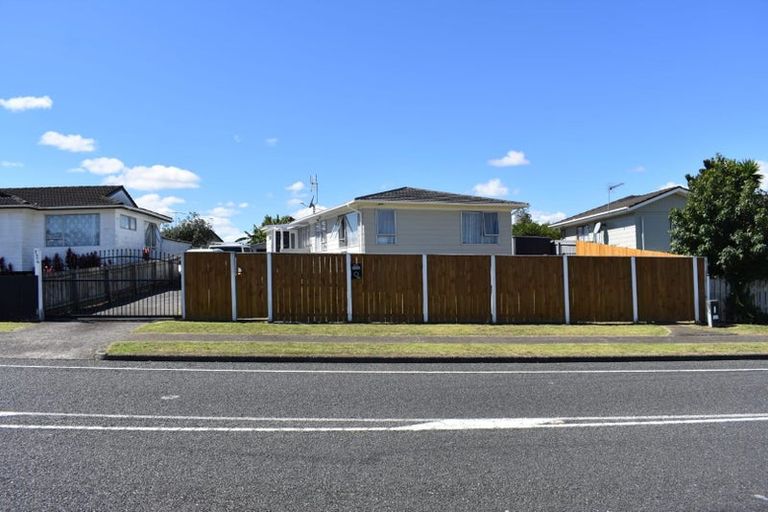 Photo of property in 124 Shifnal Drive, Randwick Park, Auckland, 2105