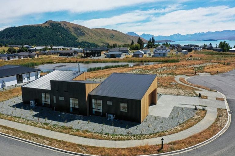 Photo of property in 11 Edwards Lane, Lake Tekapo, 7999