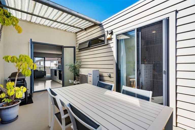 Photo of property in 15 Barry Street, Ahuriri, Napier, 4110