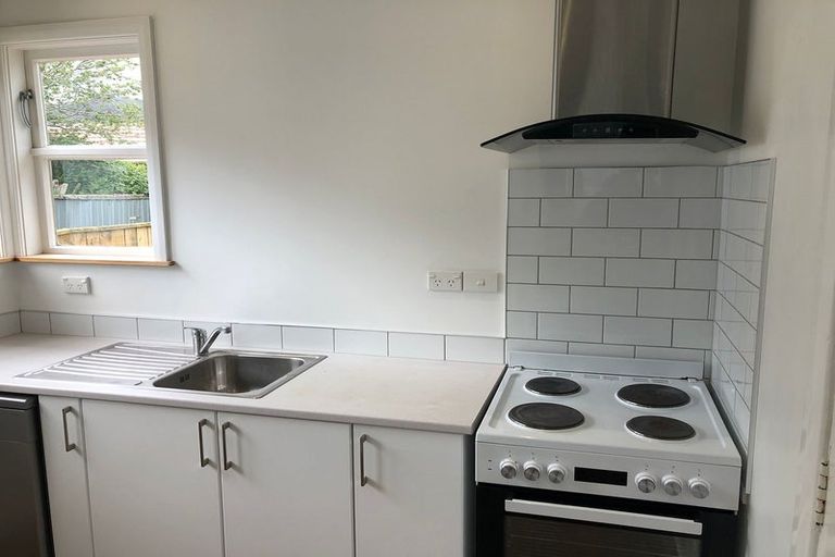 Photo of property in 114 Cambridge Terrace, Fairfield, Lower Hutt, 5011