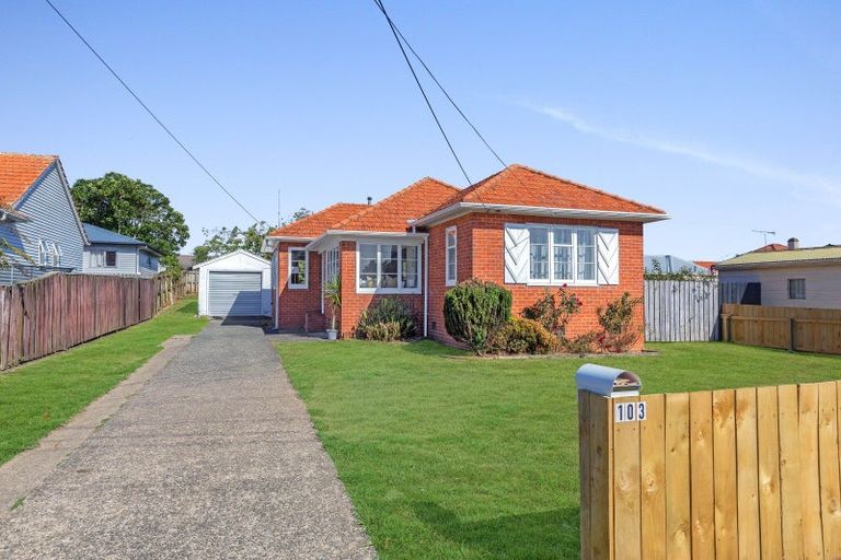 Photo of property in 103 Forest Lake Road, Forest Lake, Hamilton, 3200