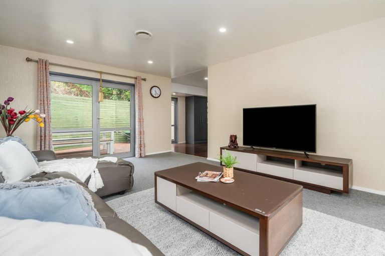 Photo of property in 54 Amesbury Drive, Churton Park, Wellington, 6037