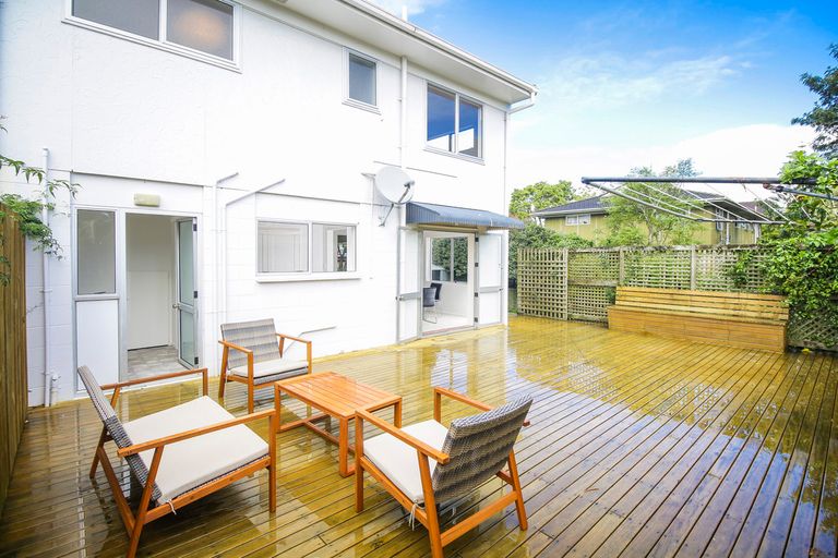 Photo of property in 2/41 Seabrook Avenue, New Lynn, Auckland, 0600