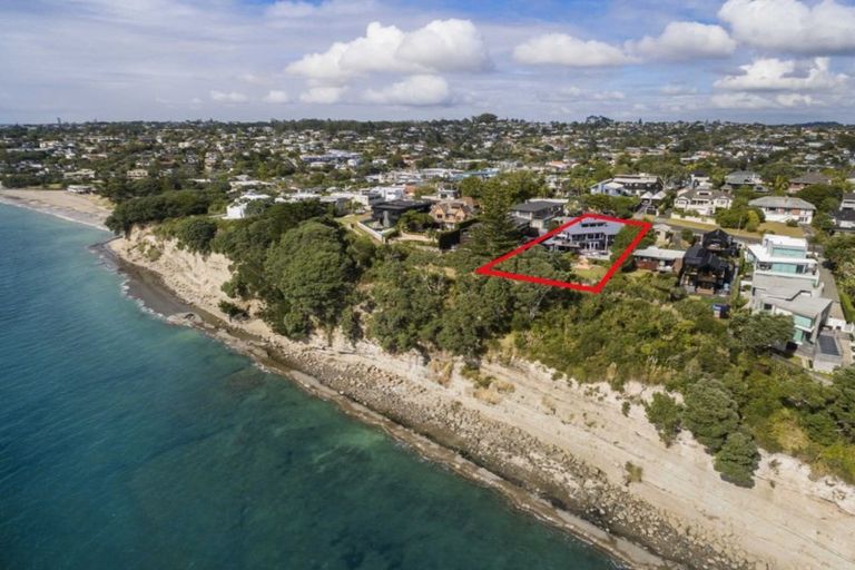 Photo of property in 7 Bournemouth Terrace, Murrays Bay, Auckland, 0630