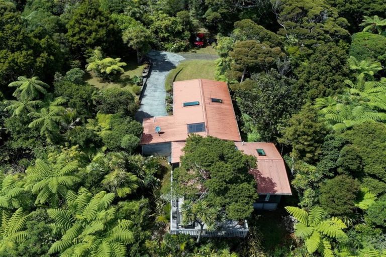 Photo of property in 256 Piha Road, Piha, New Lynn, 0772