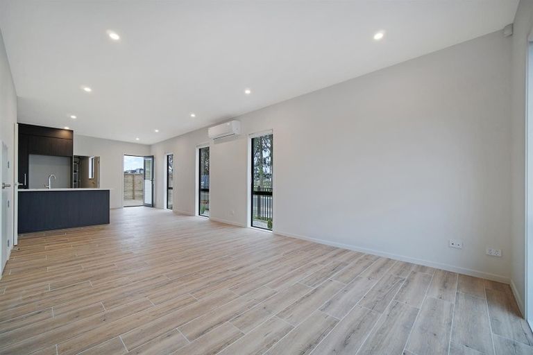 Photo of property in 1 Aramata Road, Papakura, 2110