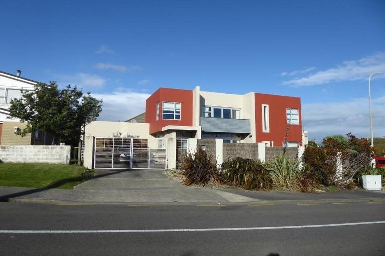 Photo of property in 96a Mana Esplanade, Paremata, Porirua, 5026