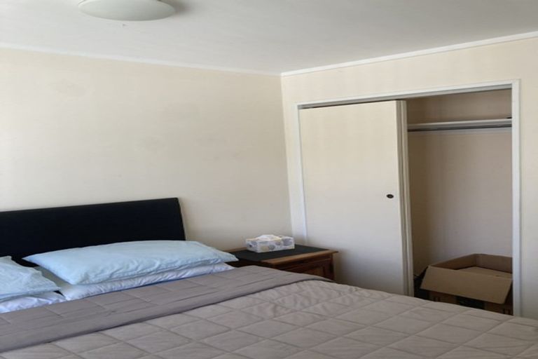 Photo of property in 18 Melrose Road, Island Bay, Wellington, 6023