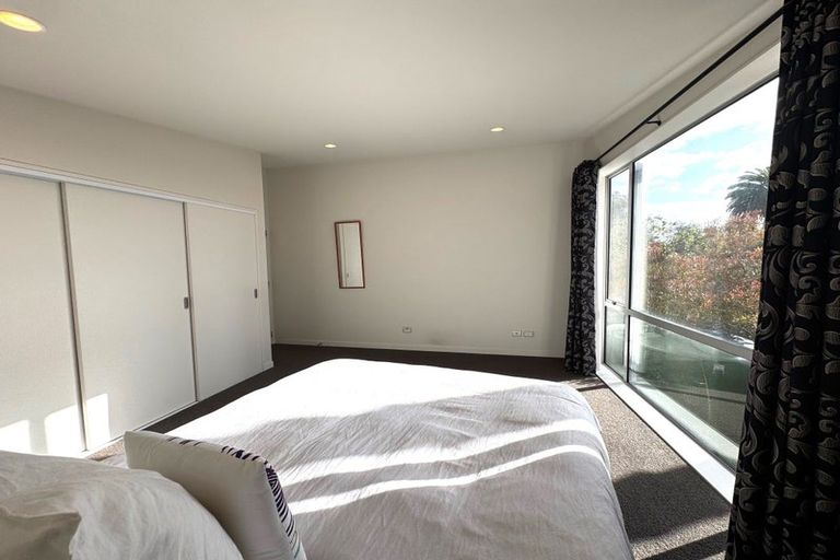 Photo of property in 39a Fairclough Road, Beach Haven, Auckland, 0626