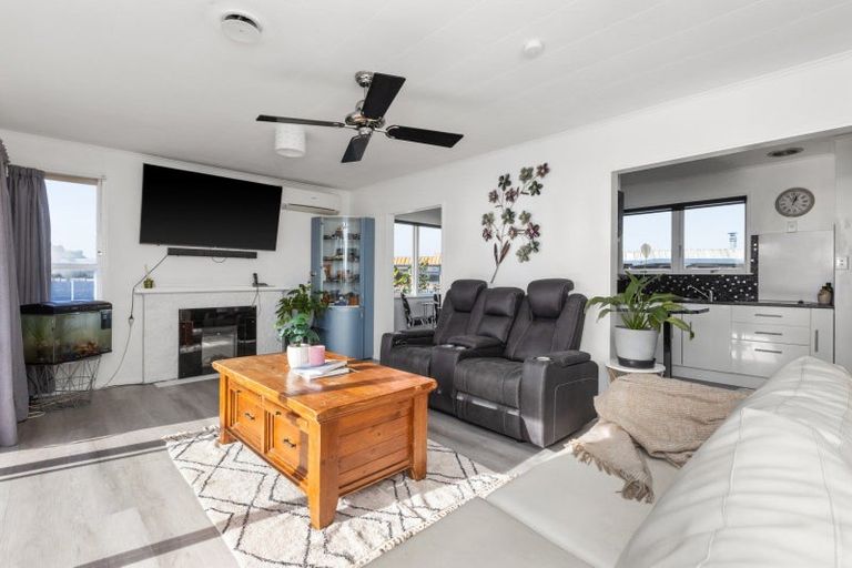 Photo of property in 51 Coventry Avenue, Tamatea, Napier, 4112