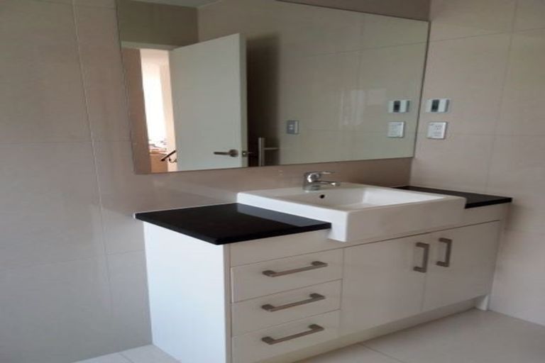 Photo of property in 2a Wood Street, Papakura, 2110