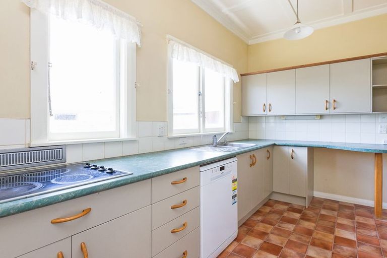 Photo of property in 643 Ferguson Street, Terrace End, Palmerston North, 4410