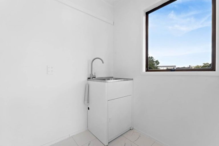 Photo of property in 34 Farwood Drive, Henderson, Auckland, 0612