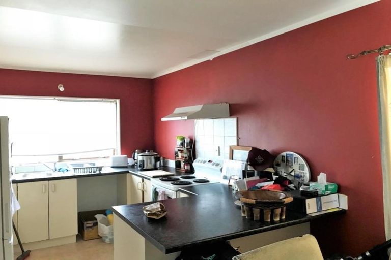 Photo of property in 1/109 Athena Drive, Totara Vale, Auckland, 0629