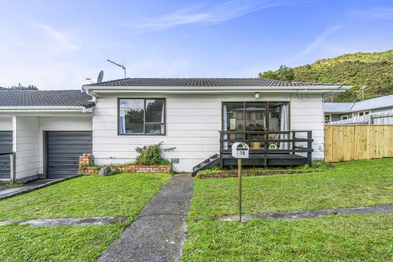 Photo of property in 1b Sunny Grove, Wainuiomata, Lower Hutt, 5014
