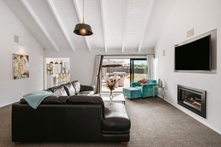 Photo of property in 18 Parlane Drive, Huapai, Kumeu, 0810