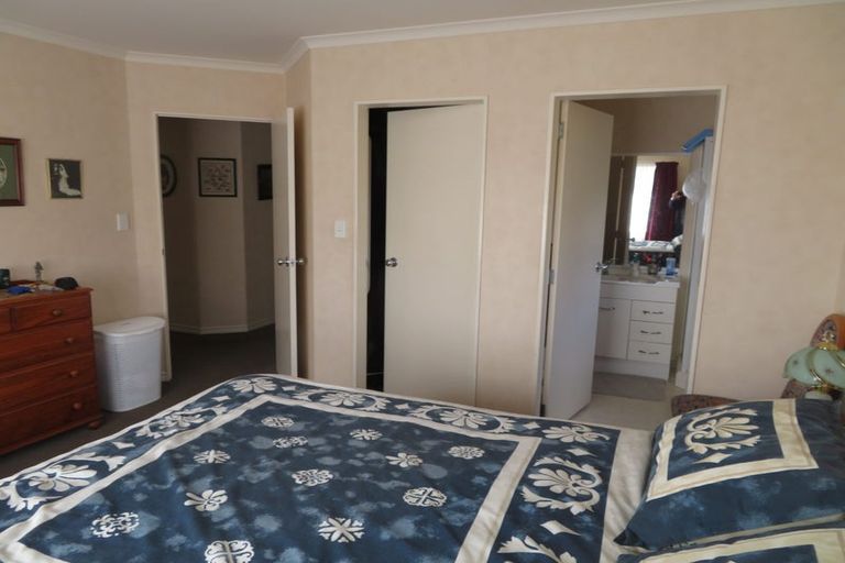 Photo of property in 70 Tuihana Drive, Papamoa Beach, Papamoa, 3118