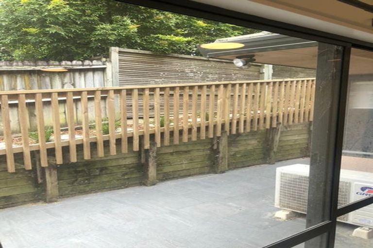 Photo of property in 43a Forrest Hill Road, Milford, Auckland, 0620