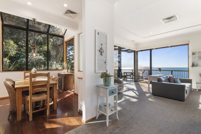 Photo of property in 19 View Road, Campbells Bay, Auckland, 0630