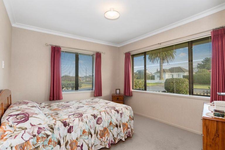Photo of property in 2 Pemberton Crescent, Greerton, Tauranga, 3112