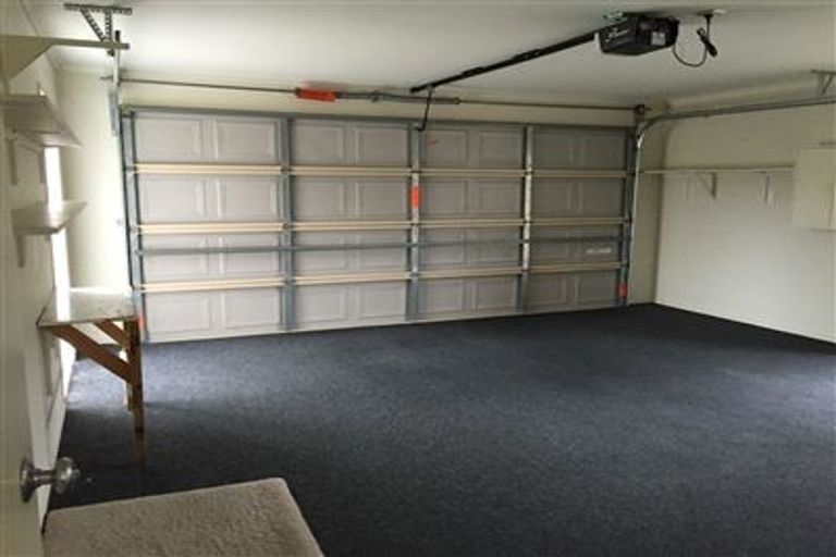 Photo of property in 12 Trevors Place, Pukekohe, 2120