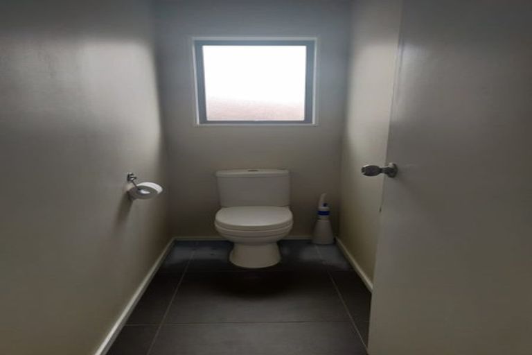 Photo of property in 2/65 Golf Road, New Lynn, Auckland, 0600