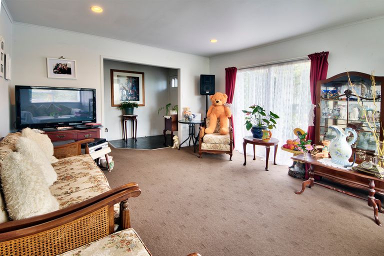 Photo of property in 40 Lemnos Place, Titirangi, Auckland, 0604