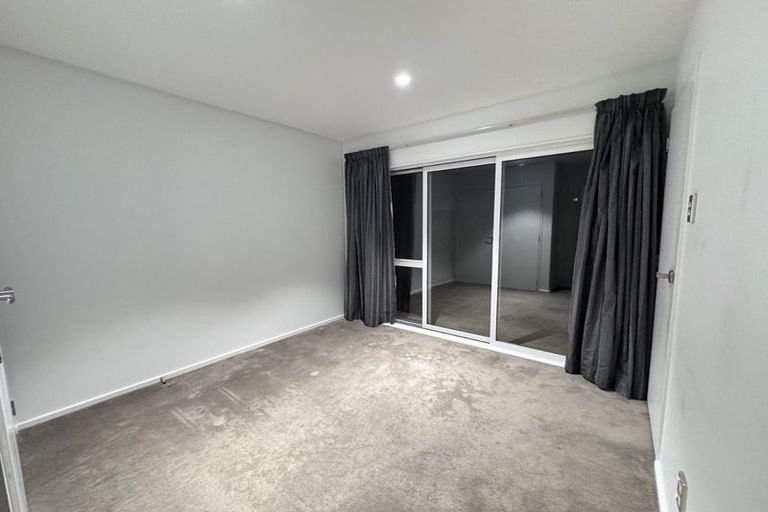 Photo of property in 13 Meritage Lane, Te Atatu South, Auckland, 0610