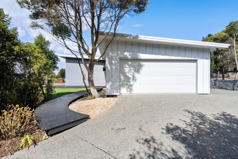 Photo of property in 37 Totara Close, Taieri Mouth, 9091