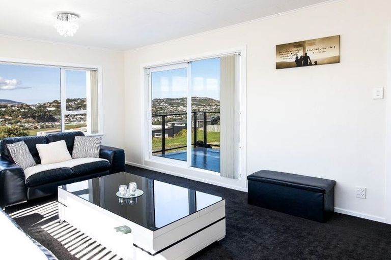 Photo of property in 91 Akaroa Drive, Maupuia, Wellington, 6022