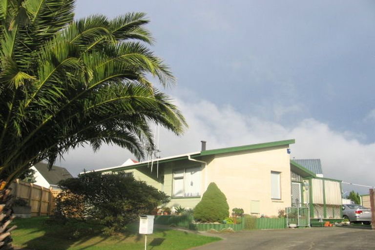 Photo of property in 11 Chelmarsh Place, Highbury, Palmerston North, 4412