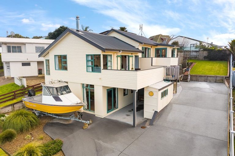 Photo of property in 16 Tamatea Drive, Snells Beach, 0920