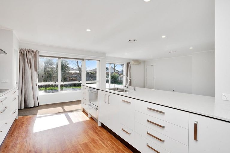 Photo of property in 10 Admiral Crescent, Flagstaff, Hamilton, 3210