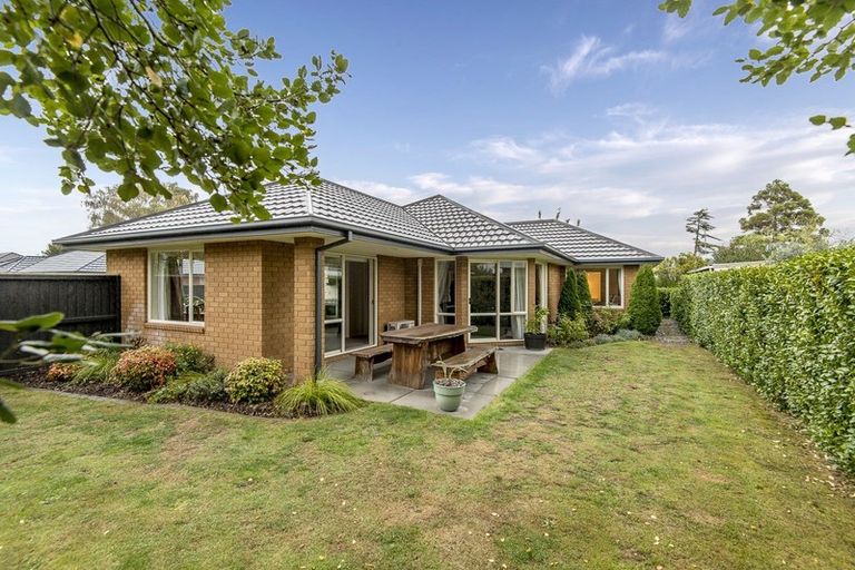 Photo of property in 2 Magnolia Lane, St Albans, Christchurch, 8052