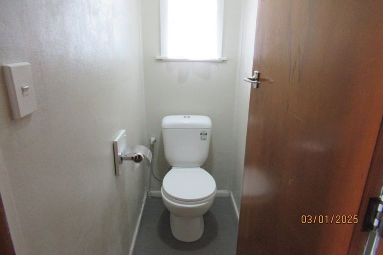 Photo of property in 17 Oreil Avenue, West Harbour, Auckland, 0618